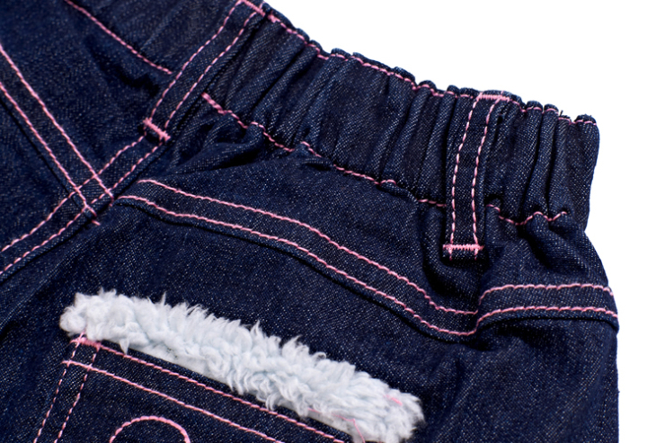 三点水童装 <em>冬</em>款 <em>女童</em>时尚百搭 裤边有毛 牛仔短