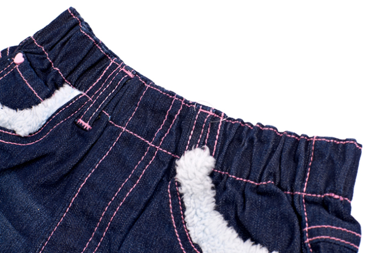 三点水童装 <em>冬</em>款 <em>女童</em>时尚百搭 裤边有毛 牛仔短