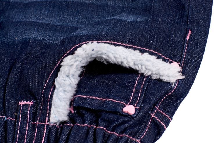 三点水童装 <em>冬</em>款 <em>女童</em>时尚百搭 裤边有毛 牛仔短