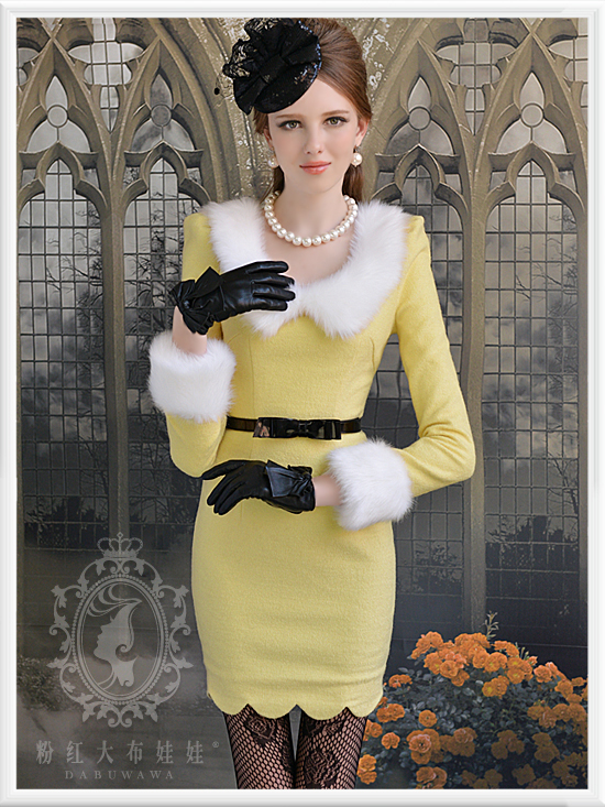 粉红大布娃娃 黄色镶拼白色毛毛修身连衣裙S2