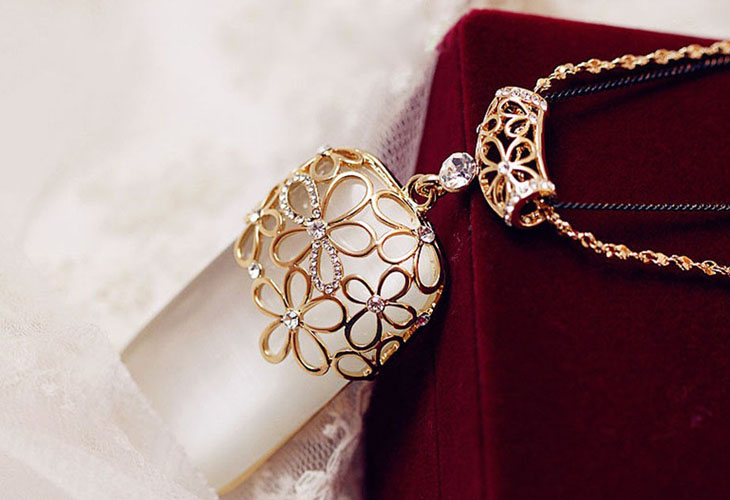 苗丽珠宝 韩版<em>毛衣</em>链<em>镂</em> <em>空</em>花纹长款项链 水钻镶