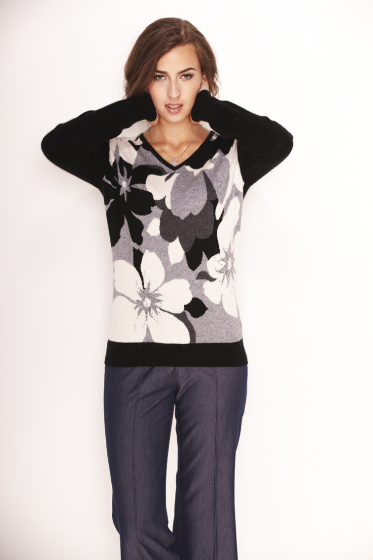 牧园绒 秋装新品羊绒衫 V领修身女款毛衣 高档