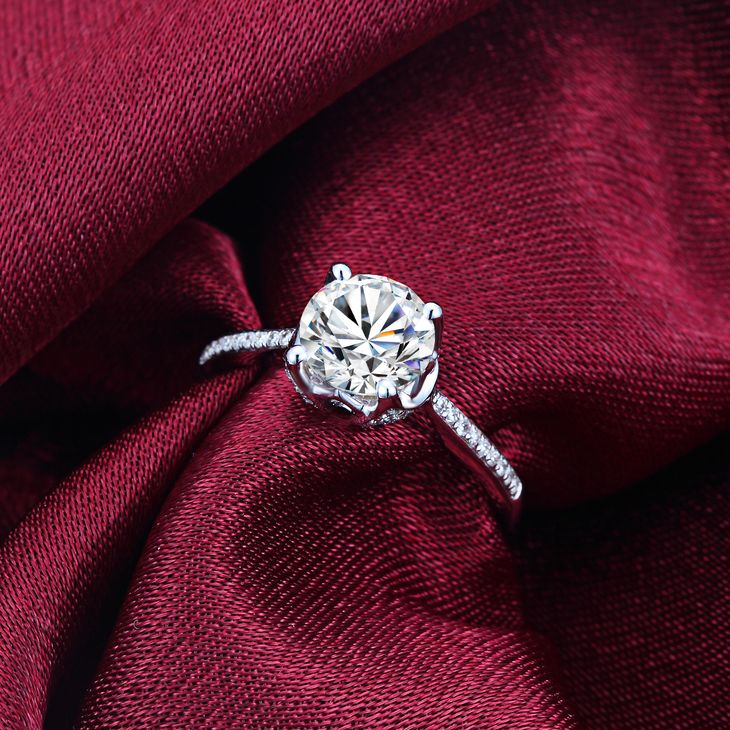 钻宝源 18K白金1.2克拉钻石女戒 结婚钻戒 闪耀