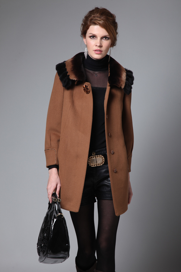 名人瑞裳2012冬季新款女装獭兔毛领七分袖中