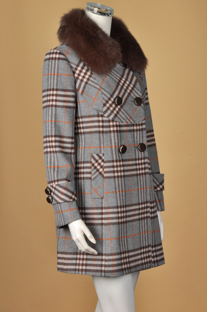 贝诗奴 Basynu 冬装新款 高贵双排扣格子皮草狐