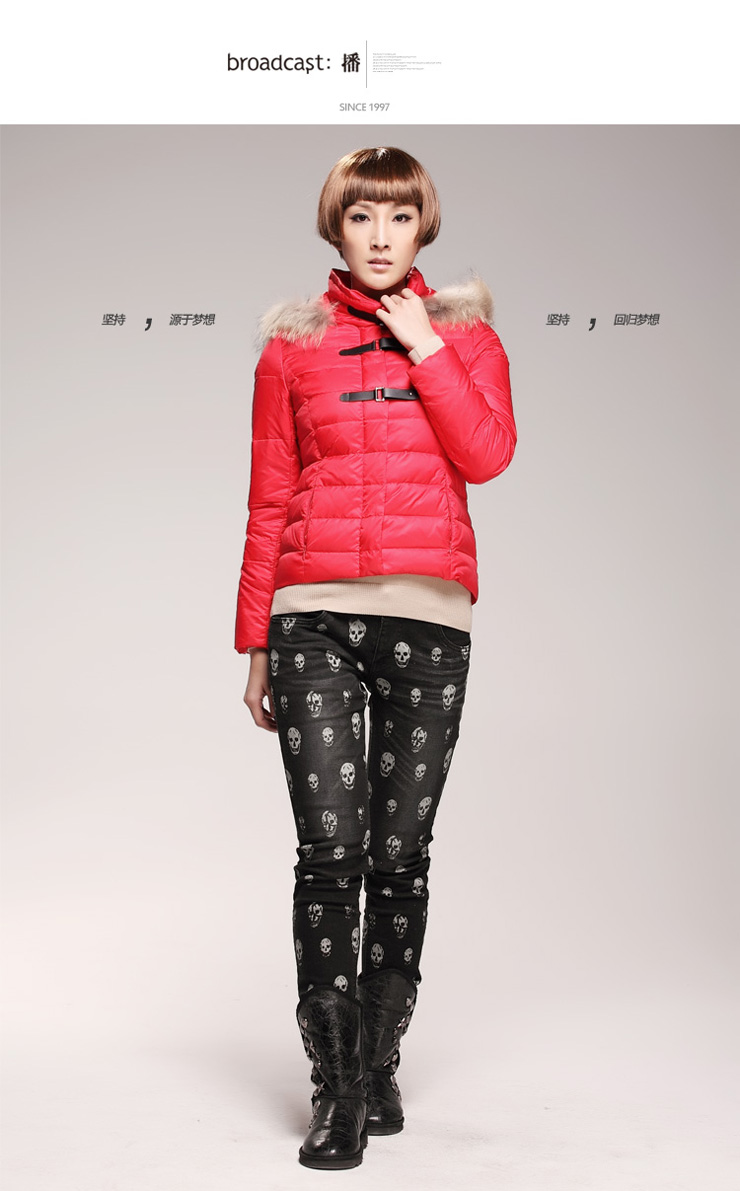 色翅膀 2012新款冬季韩版修身女短羽绒服保暖