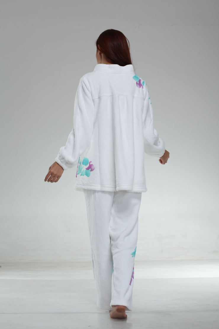 可可 家居服 秋冬 白色珊瑚绒V领女睡衣套装W