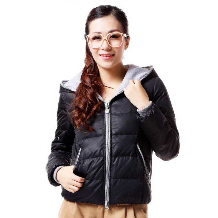 波司登旗下康博 2012新款 女短时尚拼色连帽羽