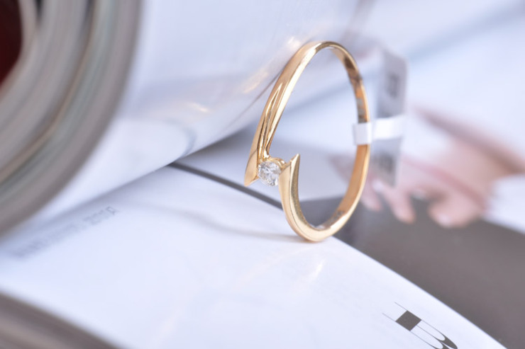 九帝钻石 18K白金钻戒女6分钻石女戒指 简洁大