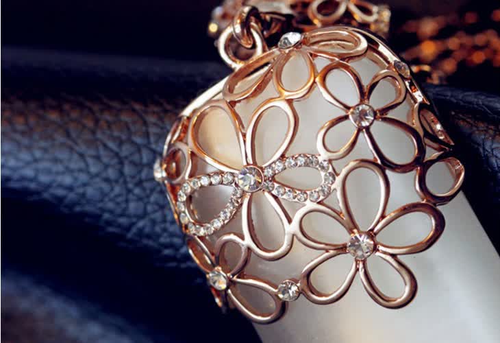 苗丽珠宝 韩版<em>毛衣</em>链<em>镂</em> <em>空</em>花纹长款项链 水钻镶