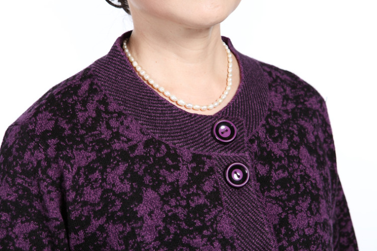 秋冬季女装新款中<em>老年人羊绒</em>衫豹纹<em>开衫</em>妈妈装