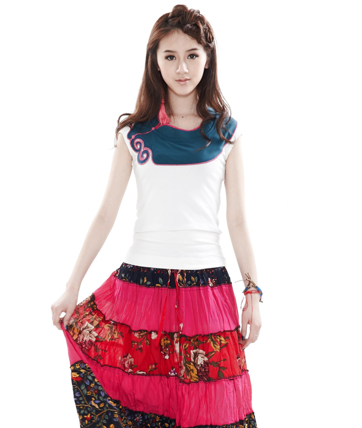 布凡迪 原创服装设计古朴领型精致绣花女T恤