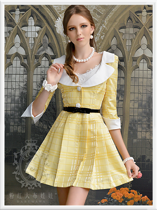 粉红大布娃娃 黄色格子镶拼白色翻领复古收腰