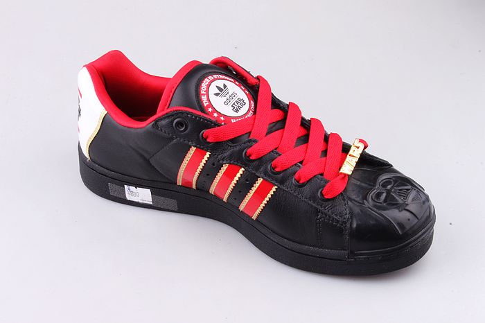 阿迪达斯 Adidas 星球大战黑武士 男子贝壳头板