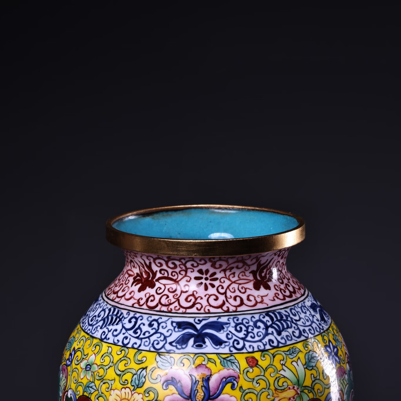 中国古美術・旧藏銅胎鎏金エナメル彩花瓶・珐琅彩・純銅・純手描き・箱付き・文房置物 中国古美術・旧藏銅胎鎏金エナメル彩花瓶・珐琅彩・純銅・純
