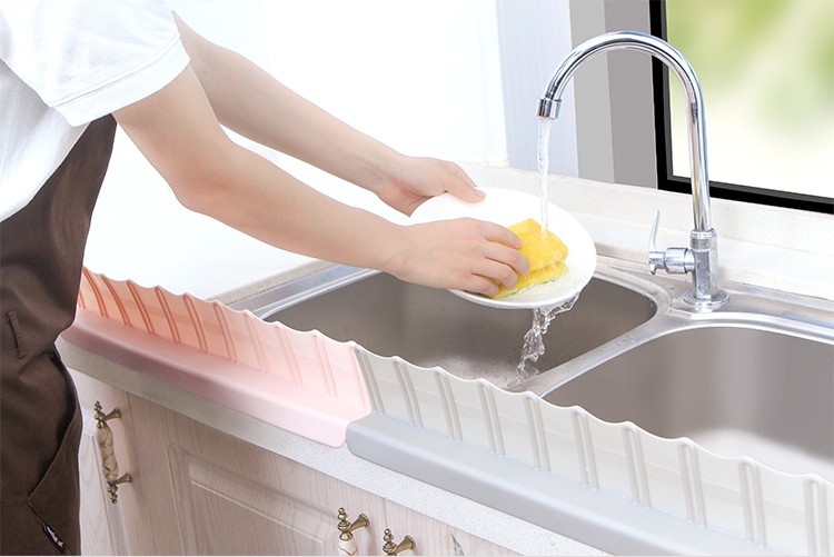 全球仓 挡水板家用水槽吸盘式加高挡水板创意阻水硅胶厨房用品水池台面防溅水防溅油隔水挡板 灰色