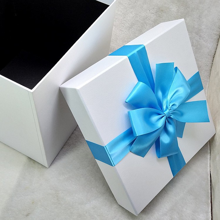 小号生日礼物盒送女友 晶砖黑色盒深  品牌: 萨普莱斯 商品名称:礼盒