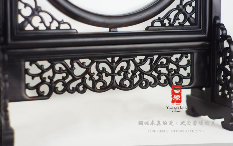 
                                        艺绫手工刺绣 熊猫双面绣 经典苏绣成品 红木摆件 外事礼品 中国特色文化出国礼物送外宾                