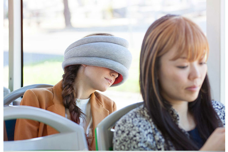 
                                        Ostrich Pillow Light 鸵鸟枕 头套午睡枕 靠枕 经典黑                
