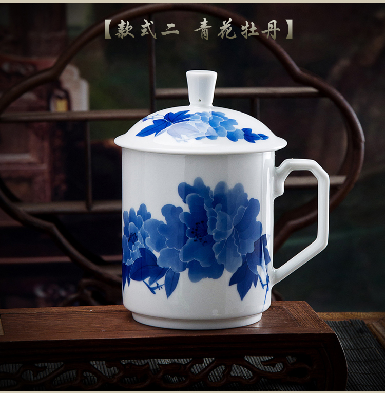 
                                        瑾瑜御瓷 景德镇陶瓷手绘茶具茶杯 手绘青花瓷会议泡茶杯 全手工老板杯 办公商务陶瓷水杯 青花山水手绘茶杯                