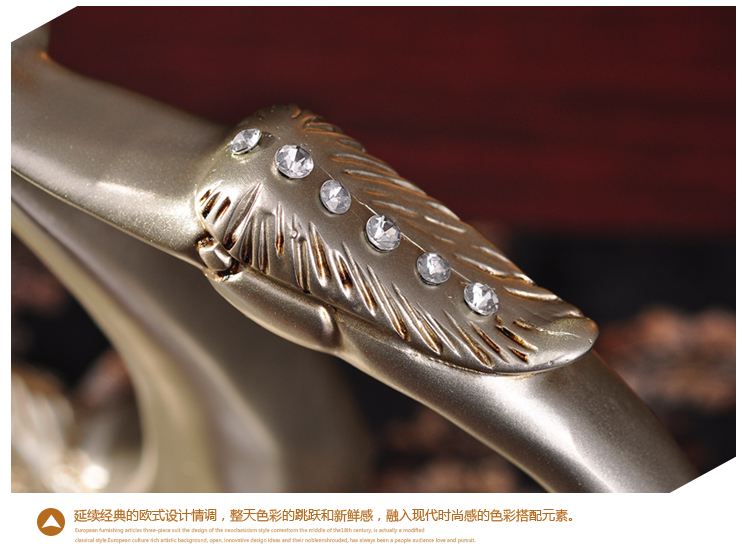 
                                        豪斯特丽（HOSTLY）  欧式创意红酒架摆件  树脂天鹅工艺品 酒柜摆件 创意结婚礼物 银色天鹅                