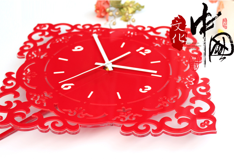 
                                        雅刻丽客厅挂钟静音现代中式创意石英钟艺术钟表福临门摇摆装饰时钟 红色 18英寸                