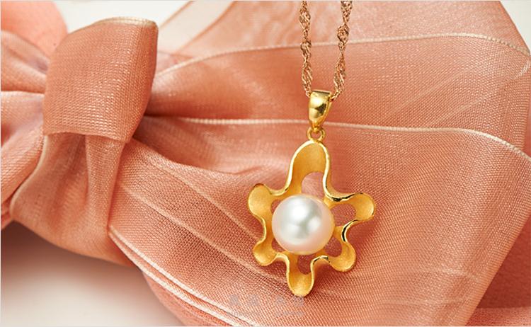 周大福 新品花形黄金镶珍珠吊坠 R14036怎么样