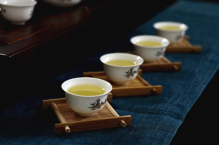 雅轾茗品 全自动玲珑瓷 防烫陶瓷茶具套装 休闲办公便捷茶道半自动自流水功夫冲茶器整套礼盒装