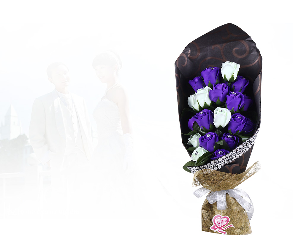 
                                        四叶草 香薰玫瑰仿真花香皂花束礼盒情人节创意生日礼物送女友老婆求爱表白 21朵加钻粉白玫瑰                