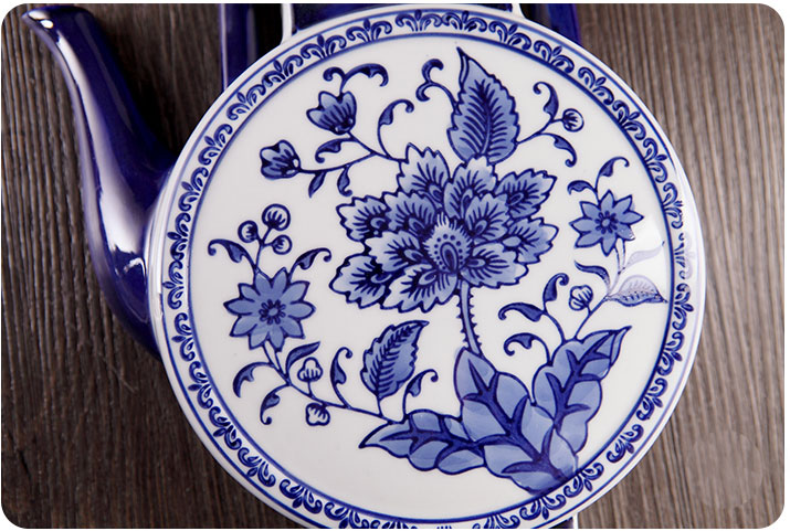 
                                                                                景德镇仿古青花瓷挂件 壁挂装饰品 中式艺术品 花插 书房装饰 LICHEN 陶瓷半球壁挂 随机发 单个                