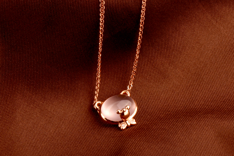 亚一金店彩18K金玫瑰金镶嵌芙蓉石粉晶吊坠0