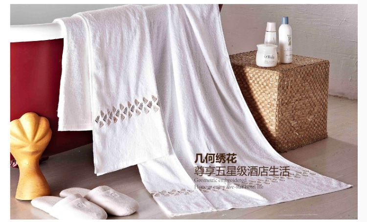 
                                                            康尔馨浴巾纯棉酒店男女洗澡巾成人全棉柔软吸水 金黄色绣线 1条装                