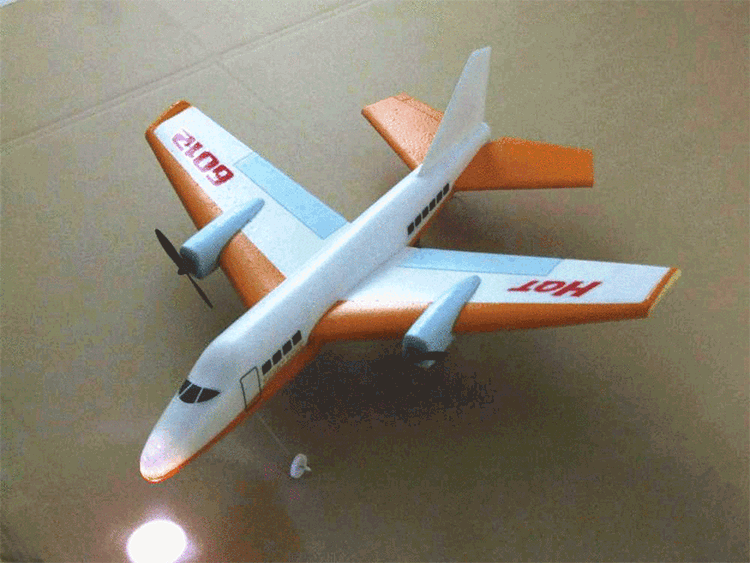 飞机 模型 750_563 gif 动态图 动图