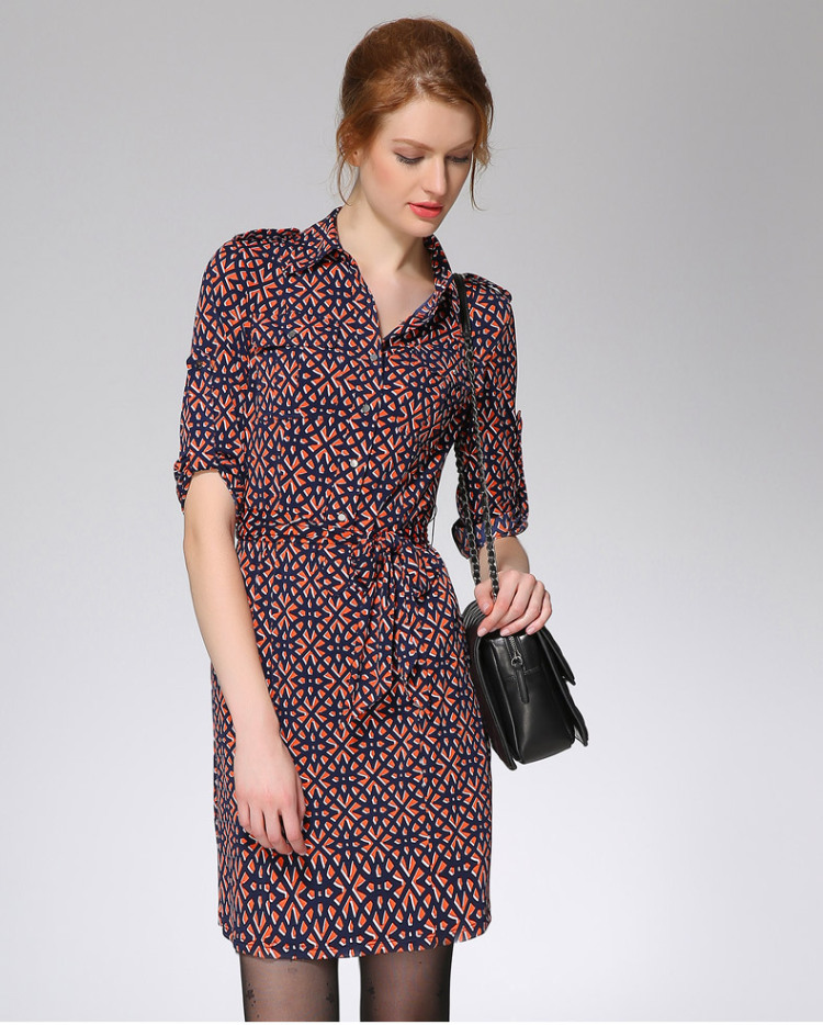 萨拉迪恩 印花布衬衫领七分袖收腰连衣裙 橙色