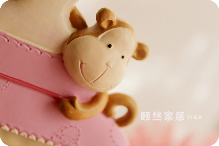 
                                        两件包邮-颐然（YIRA） 环保手工创意开关套 插座贴 开关保护贴套 田园欧式树脂 开关贴-造型款 KG009 树脂开关套（内径8.6*8.6cm）                
