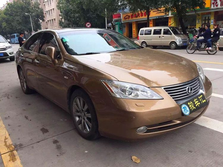 雷克萨斯es35008款,2020款雷克萨斯es300h 【易车二手车】1元服务费 厦门帮买 雷克萨斯es 06款 350 豪华版