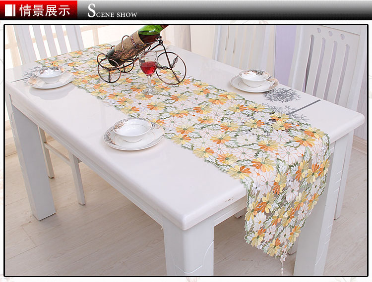 
                                        凡轩 贡缎镂空绣花桌旗布艺桌布 货号 70309 绣花桌旗 40*210cm                