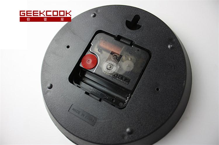 
                                        GeekCook钟国创意黑白像素风格挂钟简约客厅时钟办公钟表极简设计 黑色                