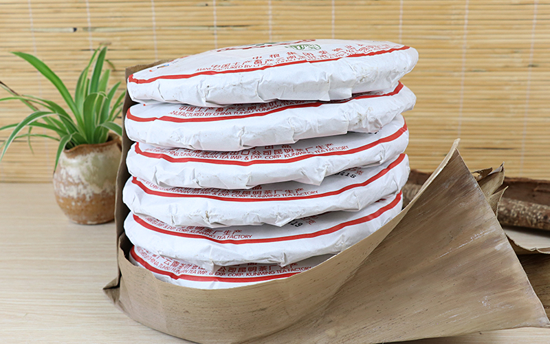 中粮集团普洱茶云南七子饼茶2018年中茶翡翠白菜生茶357克饼