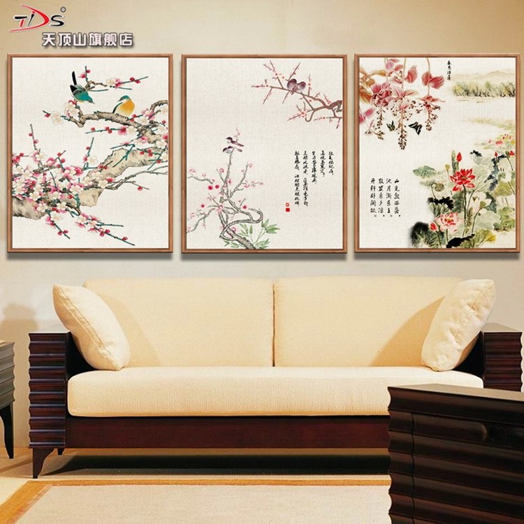 
                                        天顶山 新中式客厅装饰画国画花鸟沙发背景墙画有框三联画书房办公室挂画玄关画 简约中式三联 木纹框 50*70CM                