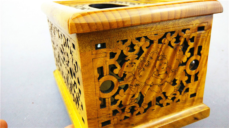 
                                        镂空纸巾盒 木抽纸盒餐巾盒 木雕家具实用礼品工艺摆件                