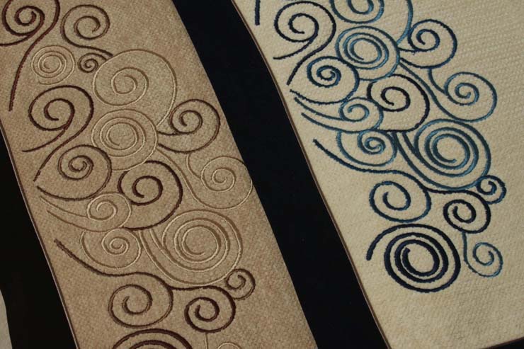 祥云绣花雪尼尔沙发垫咖啡色70规格宽 70