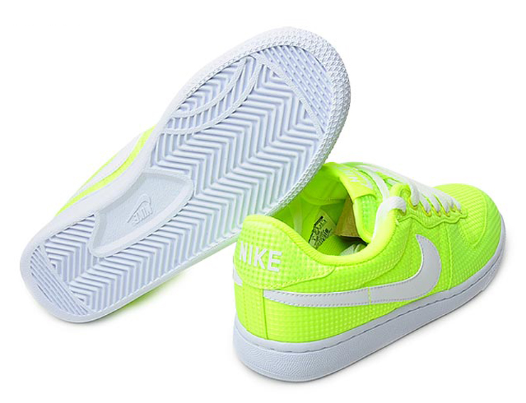 <em>耐克</em>/<em>Nike 女士板鞋</em> WMNS LEGEND 311958-