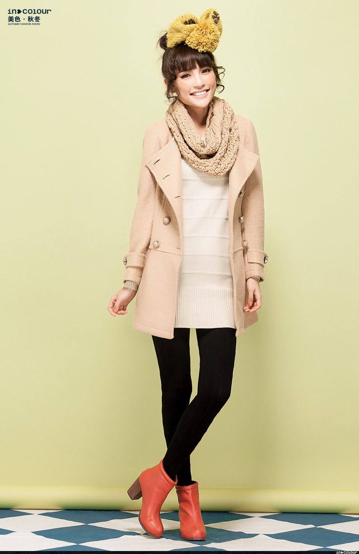 茵佳妮新款女装配围脖复古款气质毛呢大衣51