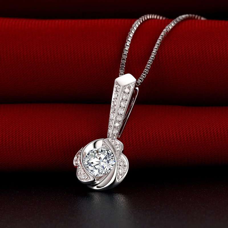 情之光 白18K金37分钻石吊坠赠S925银项链在