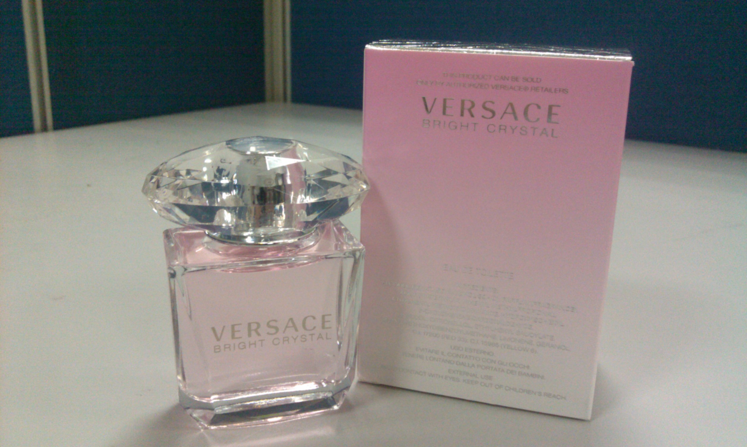 <em>VERSACE范思哲晶钻女用香水</em> 30ml--非常满意