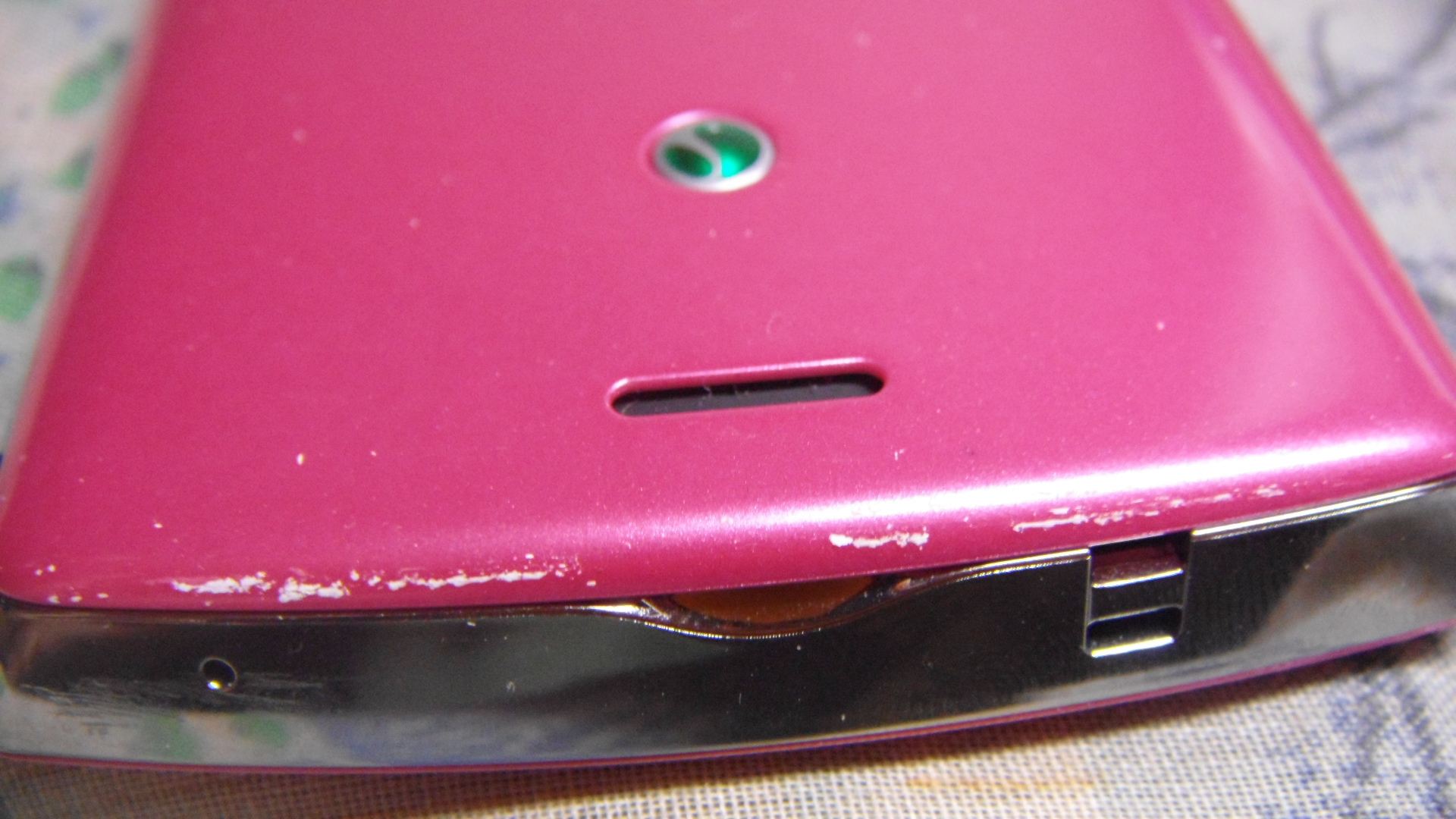 索尼爱立信(Sony Ericsson)LT18i 3G手机(粉色