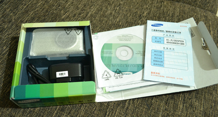 L120 数码相机 银色 (1400万像素 2.7后屏+1.5