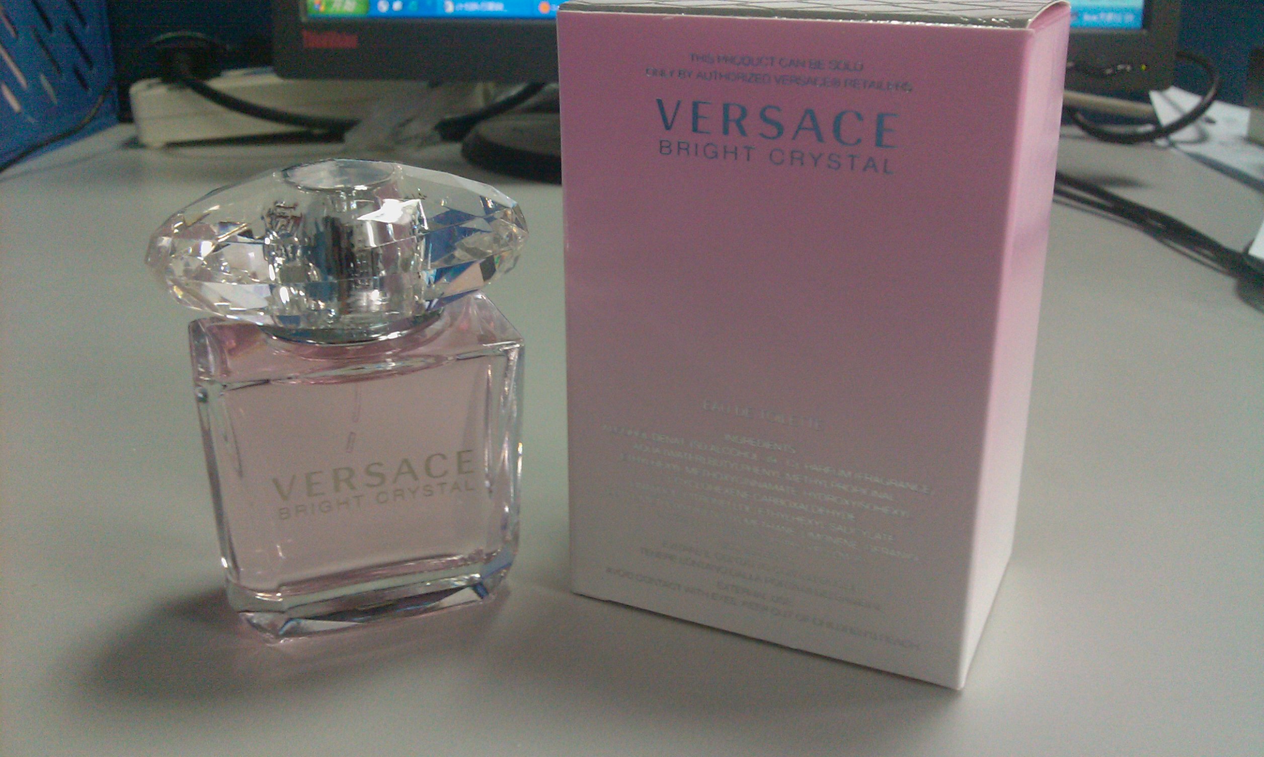 <em>VERSACE范思哲晶钻女用香水</em> 30ml--非常满意