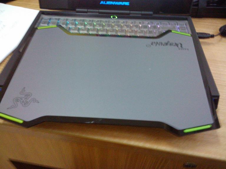 雷蛇(Razer)黄斑胡蜂鼠标垫--这个垫子还是比较